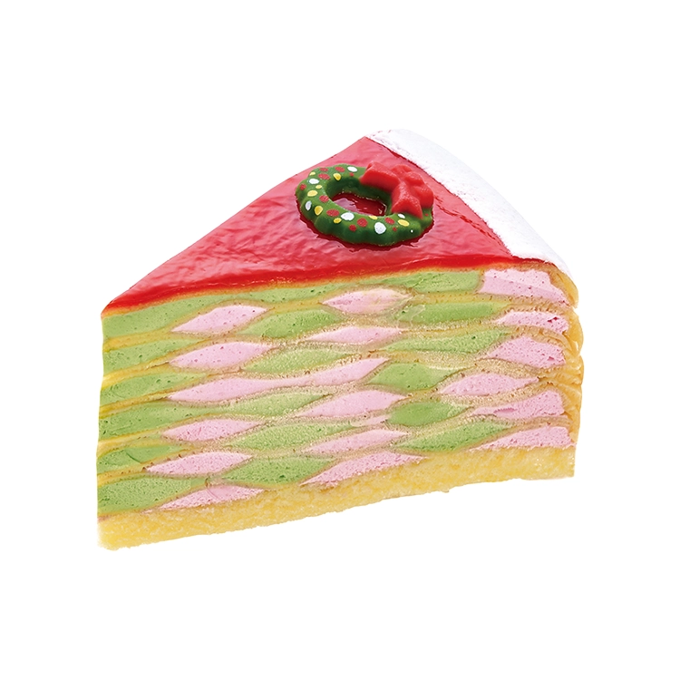 クリスマスベリーとピスタチオのダブルミルクレープ