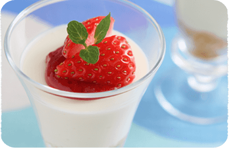 いちごとヨーグルトのレアチーズケーキ