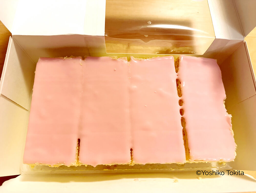パステルピンクのアイシングが可愛い