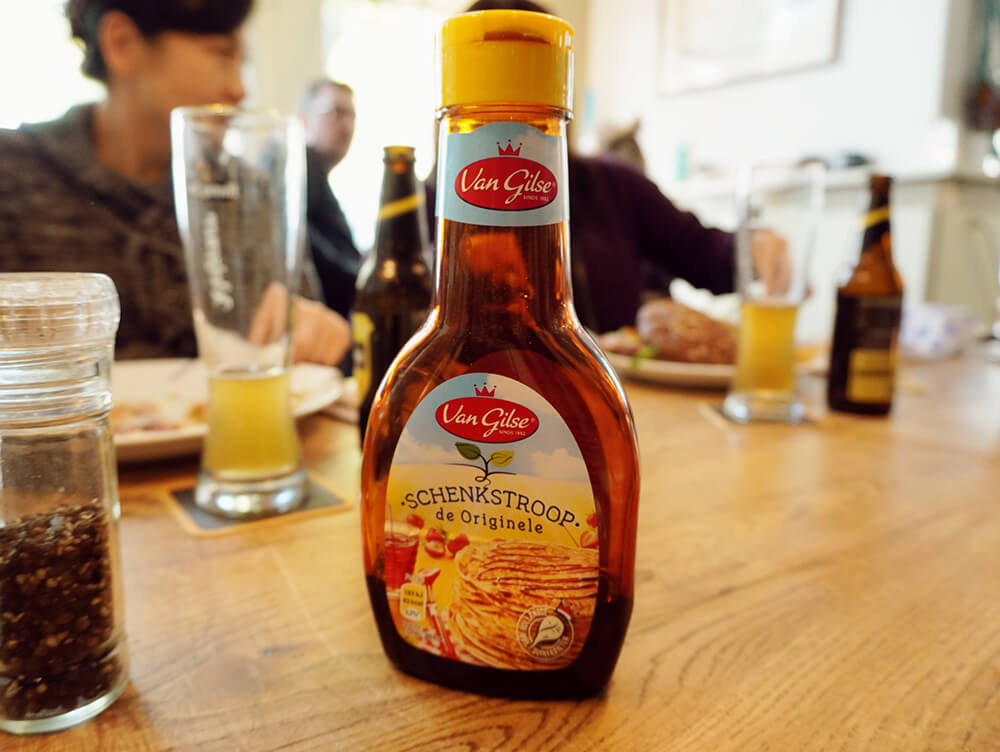 ストロープ(シロップ)をかけるのが、地元民の食べ方！
