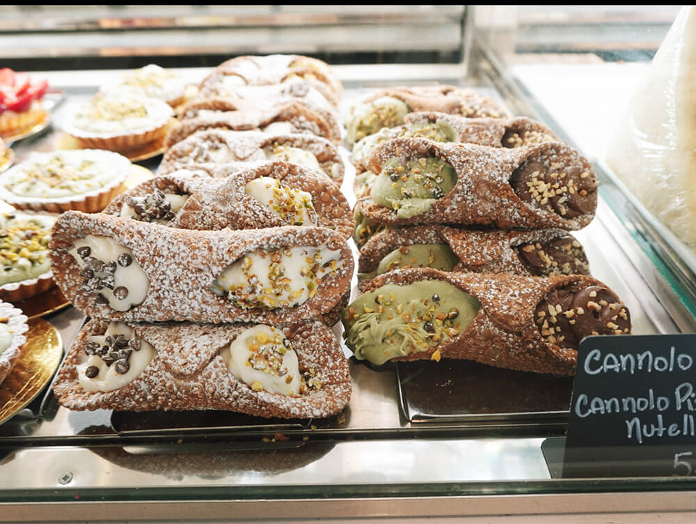 両サイドでクリームが違うタイプも！